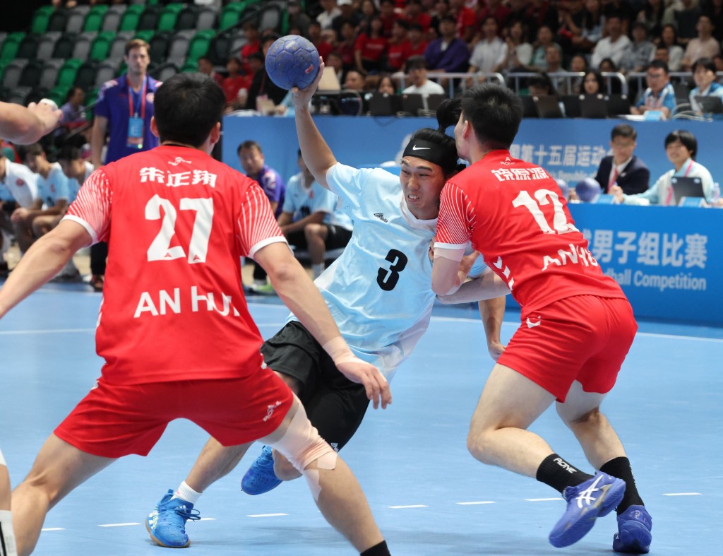 港隊在男子手球4強賽憾負安徽。