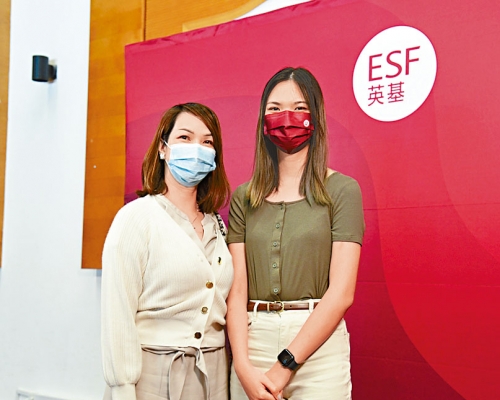 狀元羅璦琳(右)冀到海外做電影攝影師,曾被媽媽(左)質疑「搵唔到飯食」而起爭執。何健勇攝