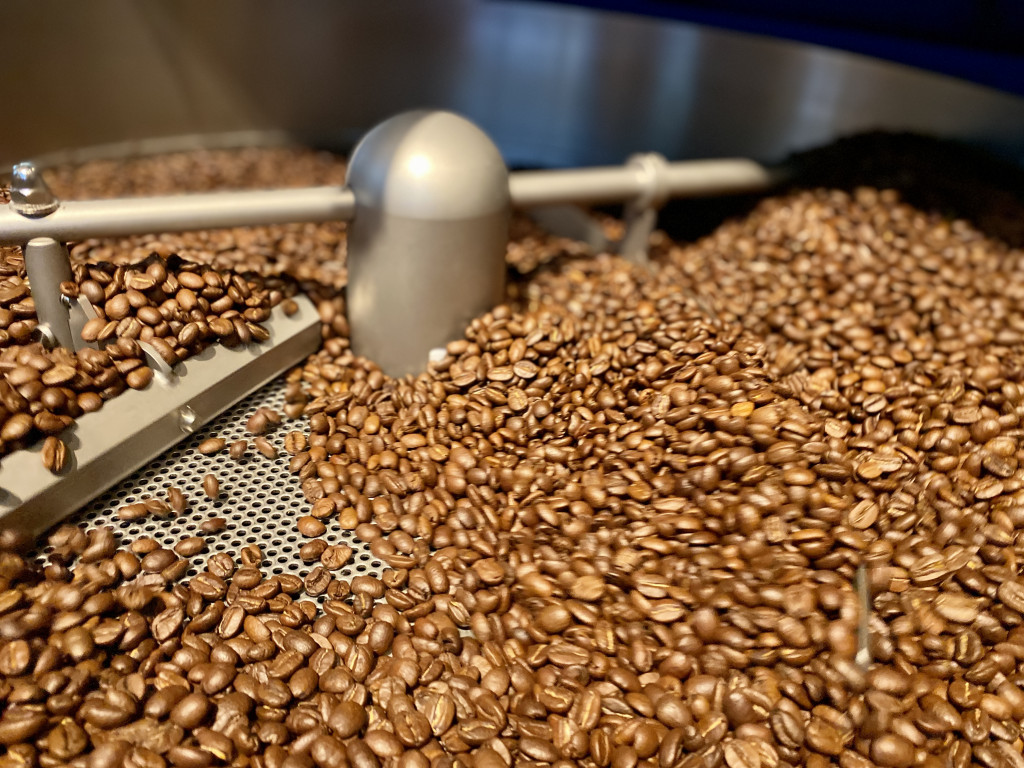 跟哥本哈根知名的咖啡品牌April Coffee的創辦人Patrik Rolf合作開發的BREW。
