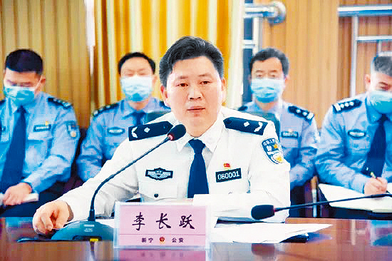 邵陽市公安局局長李長躍。