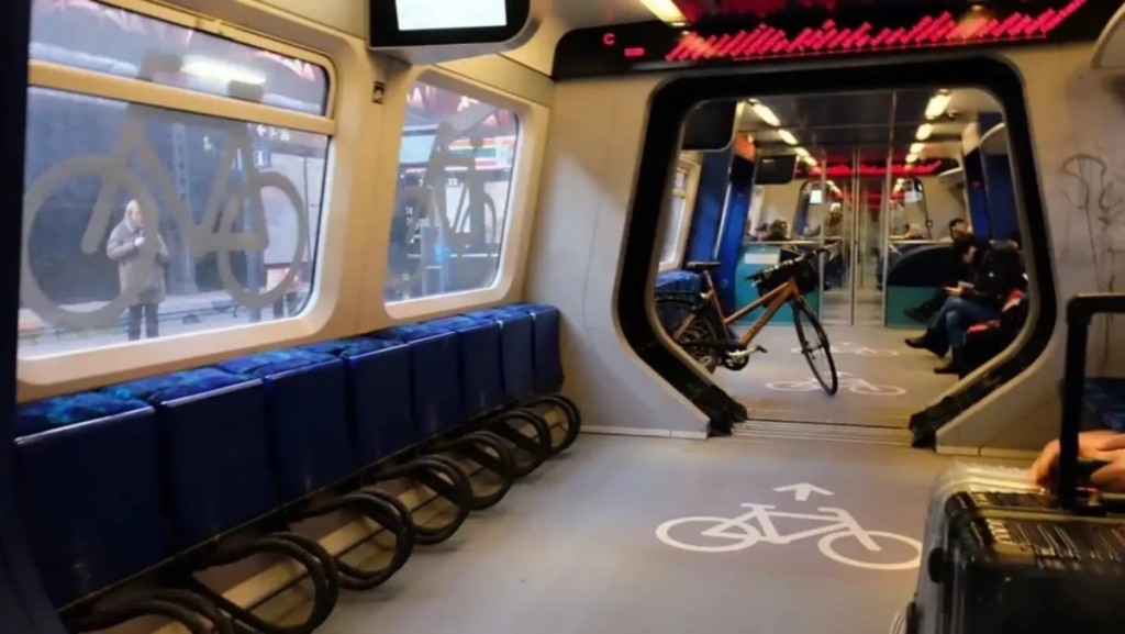 很多国家都准许乘客携带摺叠单车登地铁。