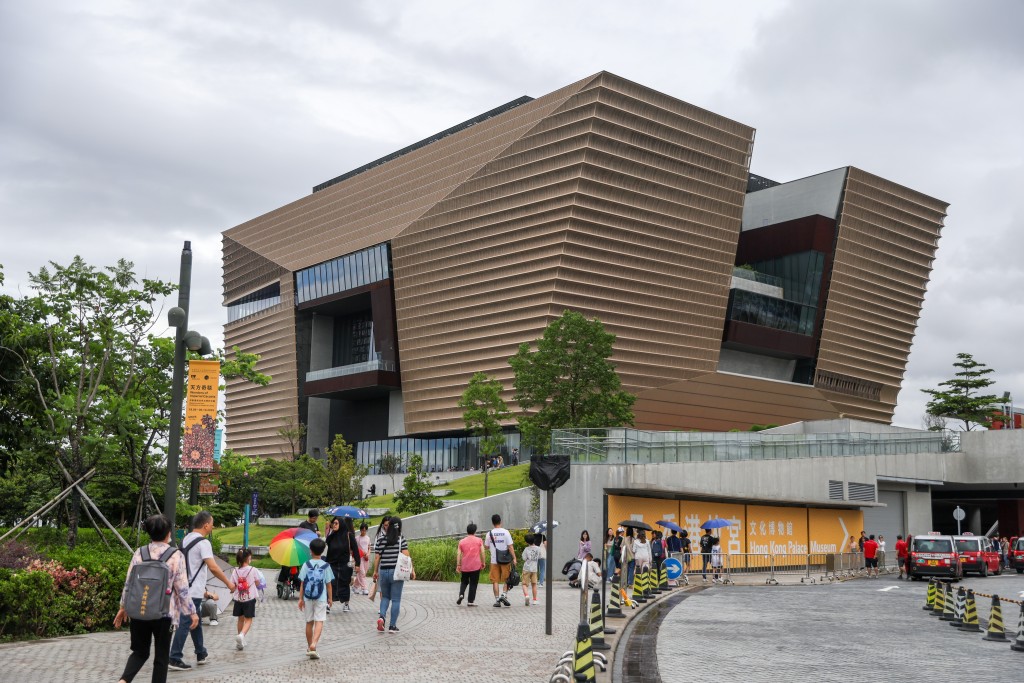 香港故宮文化博物館昨日表示，持剛過去星期六門票的人士可在3個月內免費再入場一次。