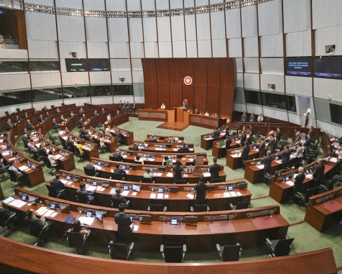 立法會選舉押後一年，處理立法會「真空期」問題要由人大常委會決定。資料圖片