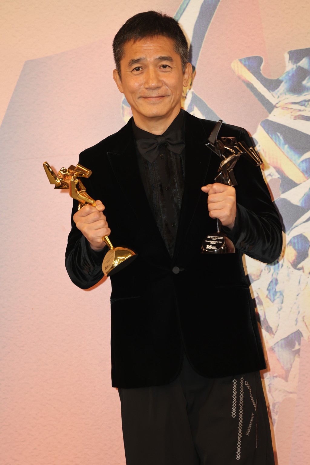 梁朝偉在亞洲電影大獎第二度封帝，上一次是憑《色，戒》得獎。