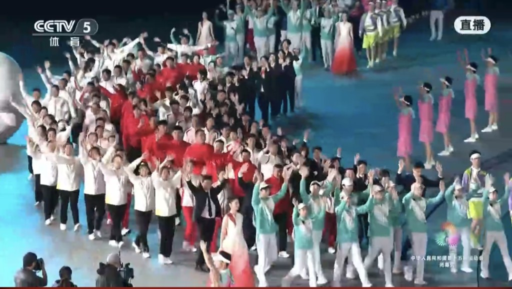 全運會閉幕禮各地運動員進場。 