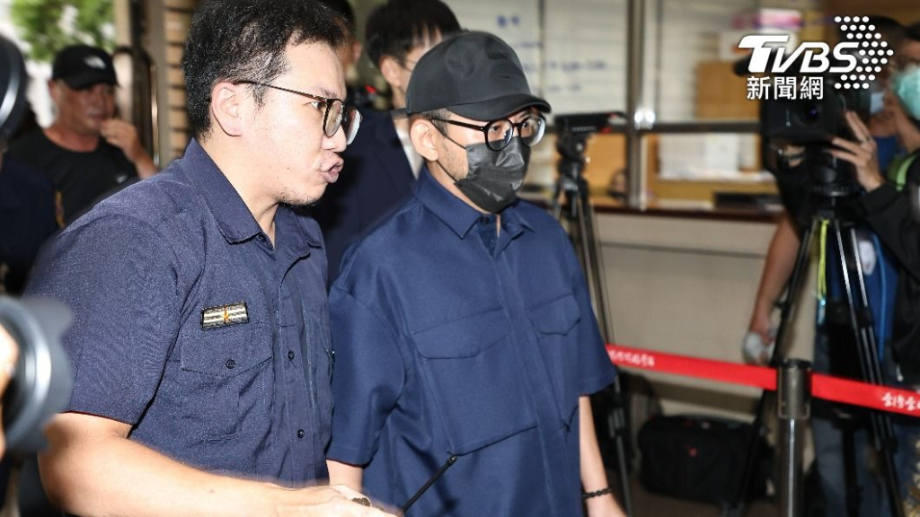 黄子佼现身台北地检署复讯。（TVBS新闻网图片）