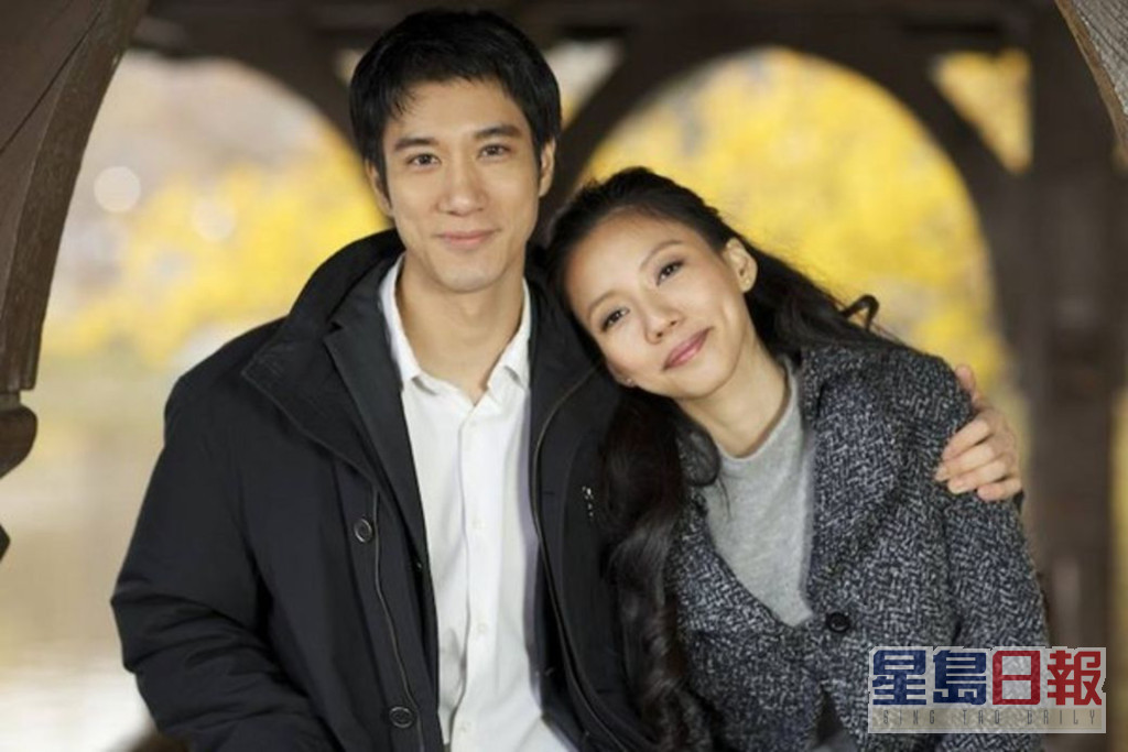 王力宏當年帶住17歲嘅李靚蕾一齊去睇《功夫》。