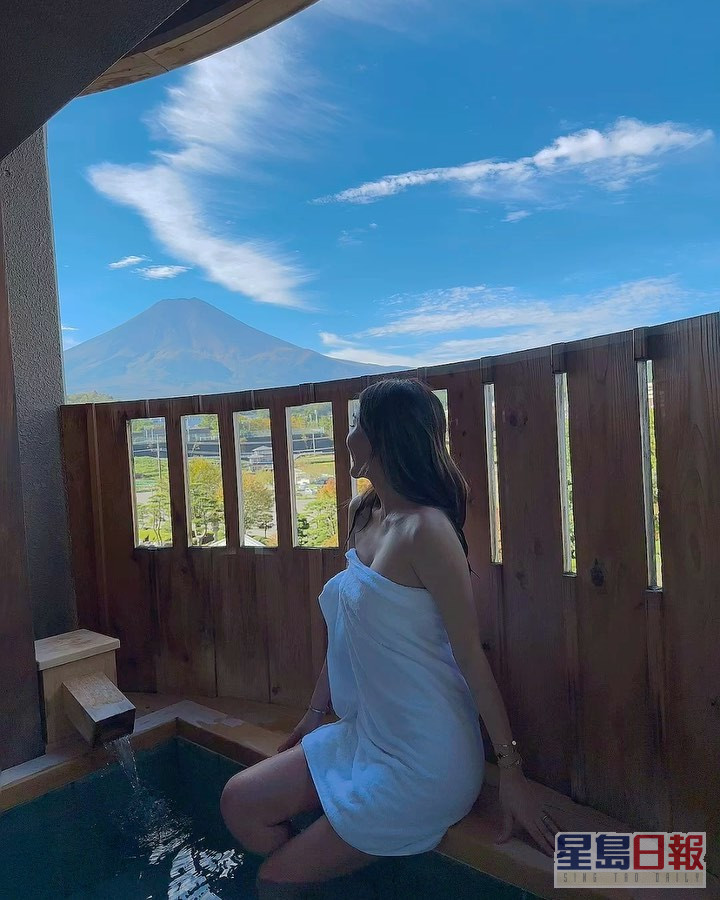 陈诗欣去富士山浸温泉。  ​