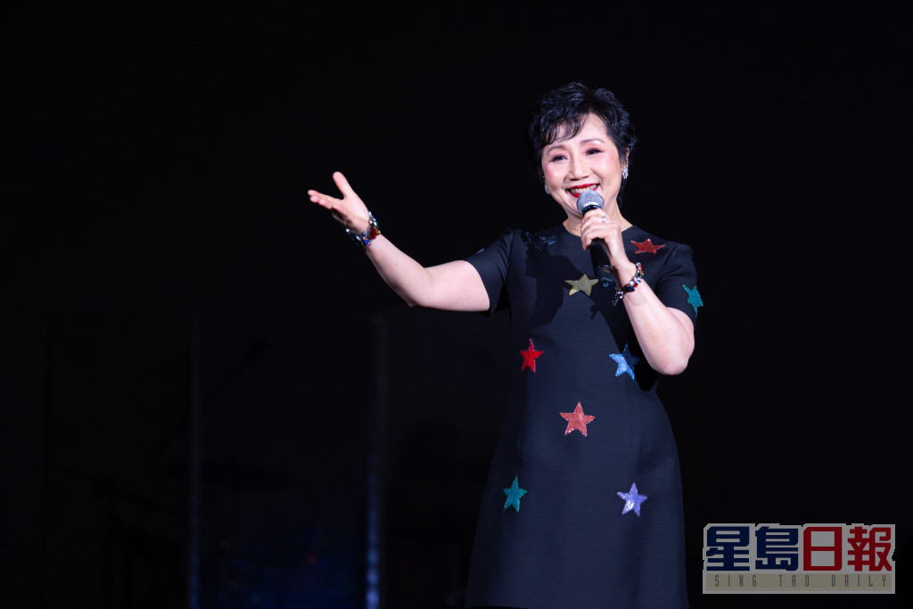 张德兰早前在郑国江演唱会演出。