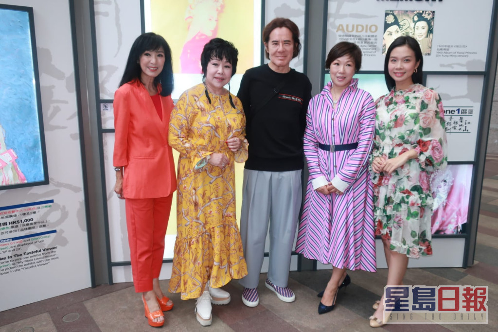 四代長平公主米雪、南鳳、鄧美玲及林穎施等出席《長平影像65影集展覽會》。