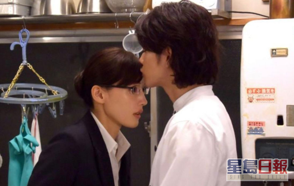 佐藤健和綾瀨遙在《繼》劇有感情綫。
