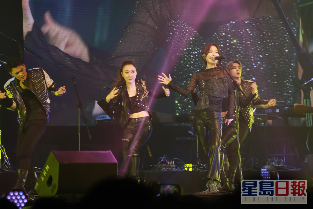 龍婷剛在《中年好聲音演唱會》以勁歌熱舞表演，high爆現場。