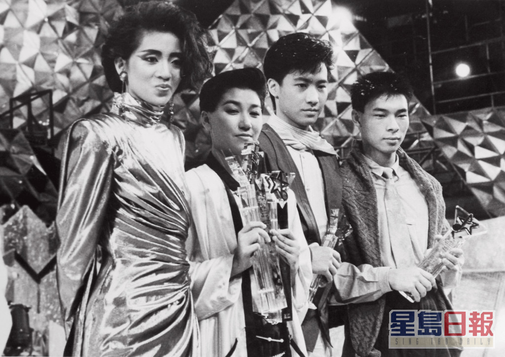 许志安在1986年参加新秀获得亚军入行，冠军为已经淡出的文佩玲，季军是四大天王黎明！后来许志安更获得梅艳芳赏识，成为天后的徒弟。