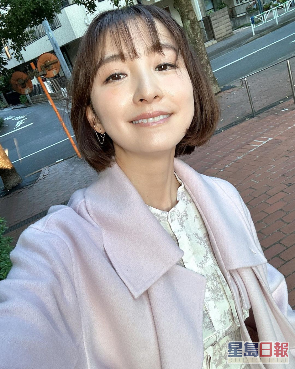 篠田麻里子2019年2月與比她年輕3歲的企業家老公閃婚。