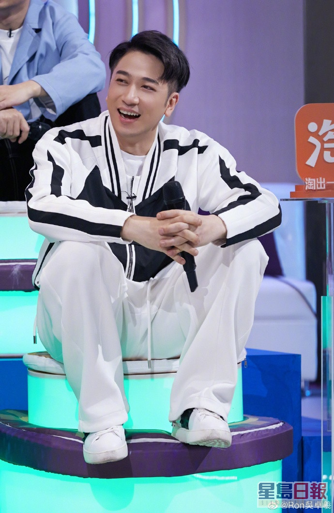 吴卓羲上月中一度于微博「蒲头」宣传节目《你好星期六》。