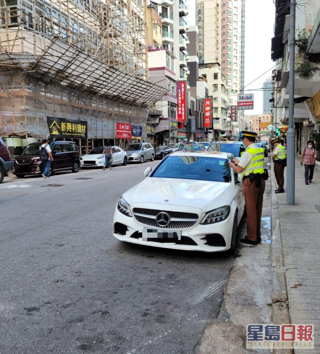 警方於九龍城及西九龍打擊違泊。警方圖片