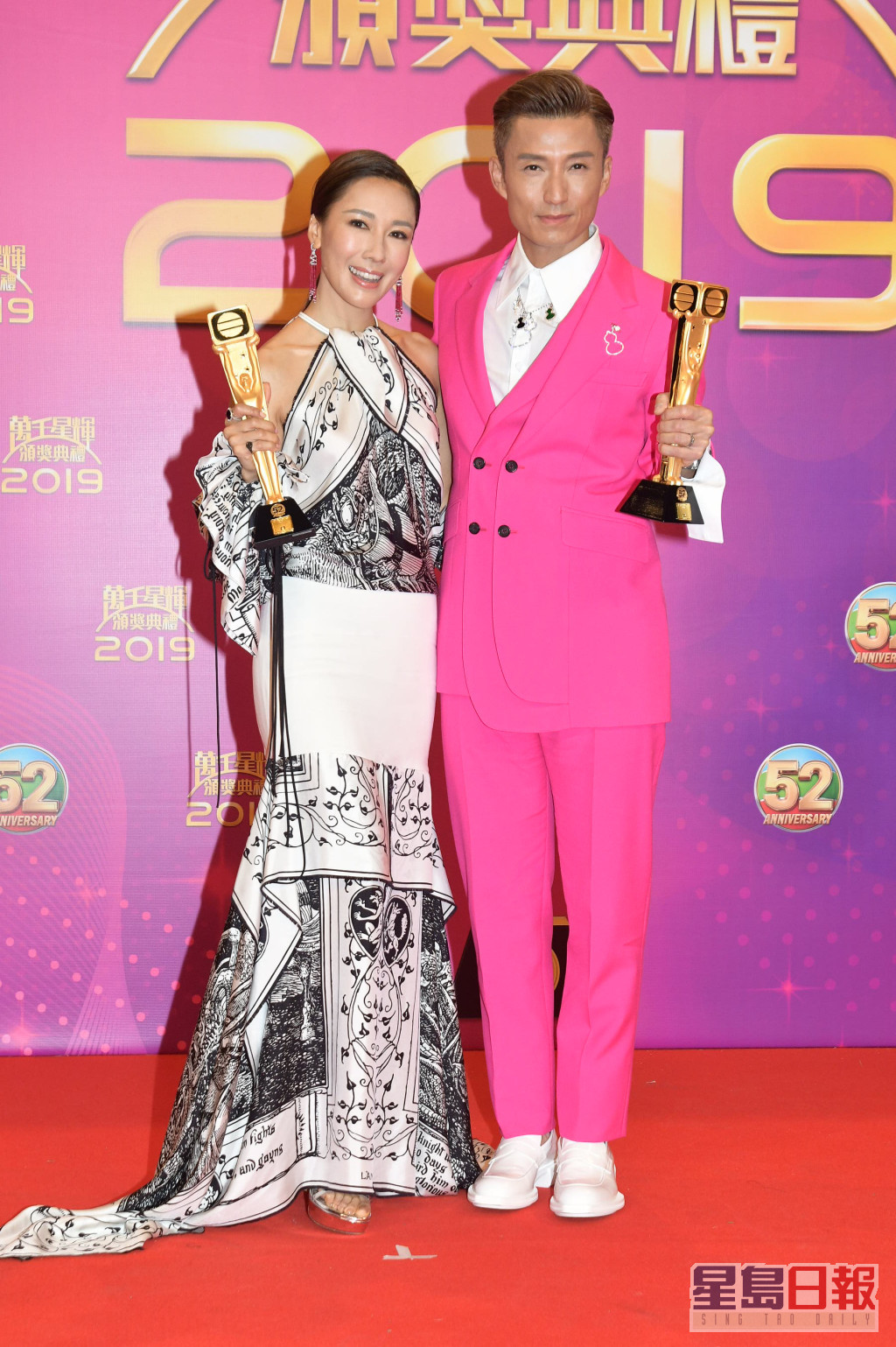 李施嬅和陈山聪凭《金宵大厦》，夺得「最受欢迎电视拍档」。  ​