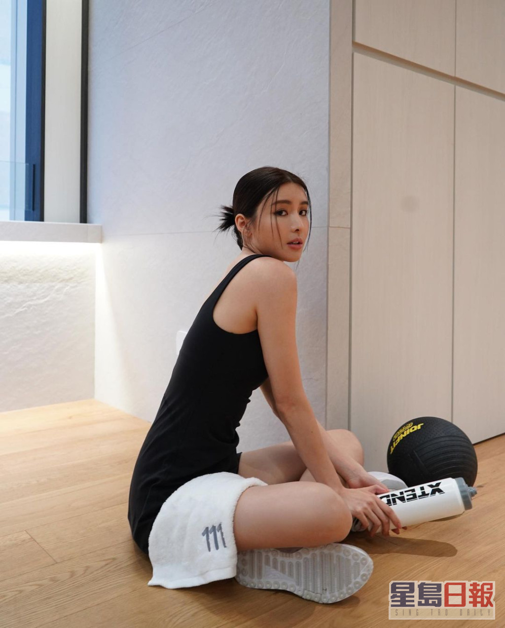 陳欣妍日前透露男友沈震軒投資的健身室裝修已進入最後階段。