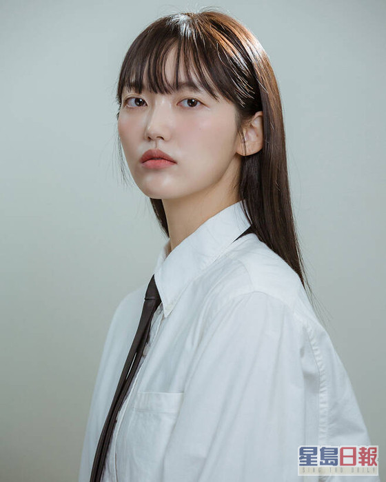 郑彩律于2018年以韩片《Deep》出道。