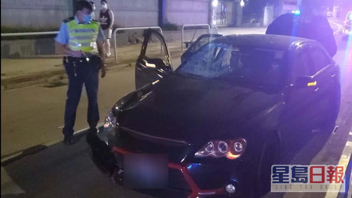 警员在现场调查并拘捕涉案司机。香港警察facebook图片