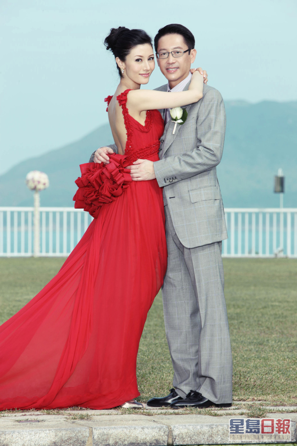 在2008年，李嘉欣与许晋亨举行「世纪婚礼」，有传婚礼耗资1亿港币。