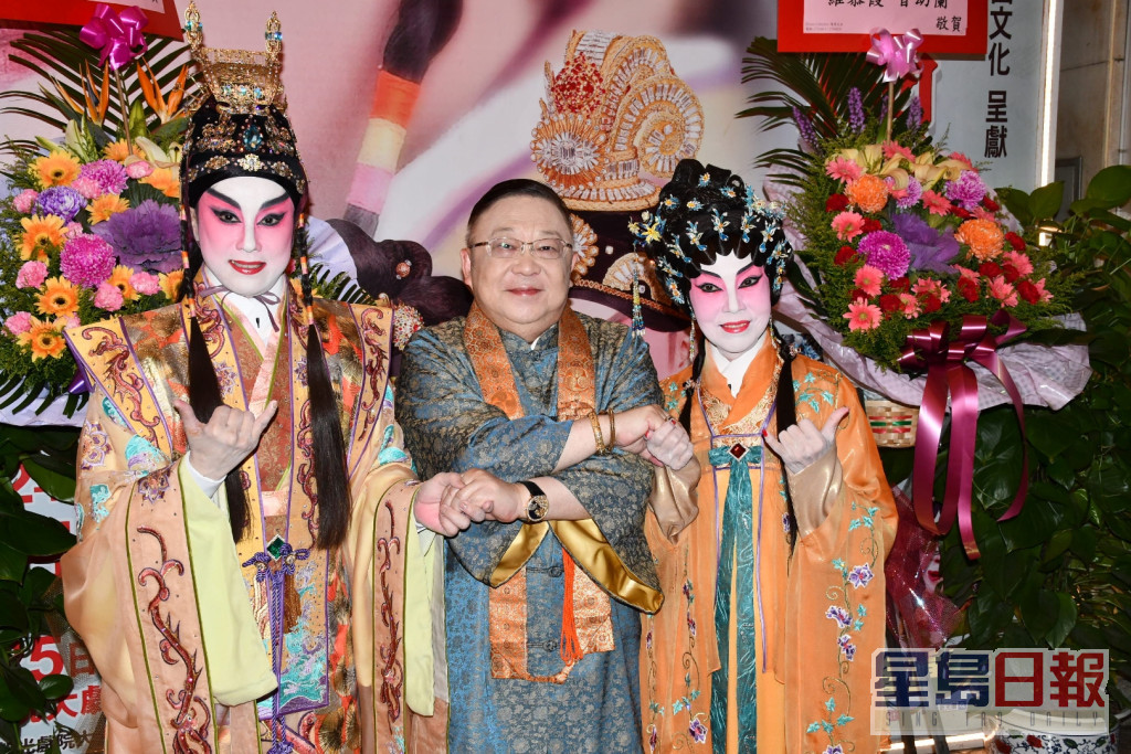 蓋明暉(左)與李居明(中)炮製的《蝶海情僧》再次公演。