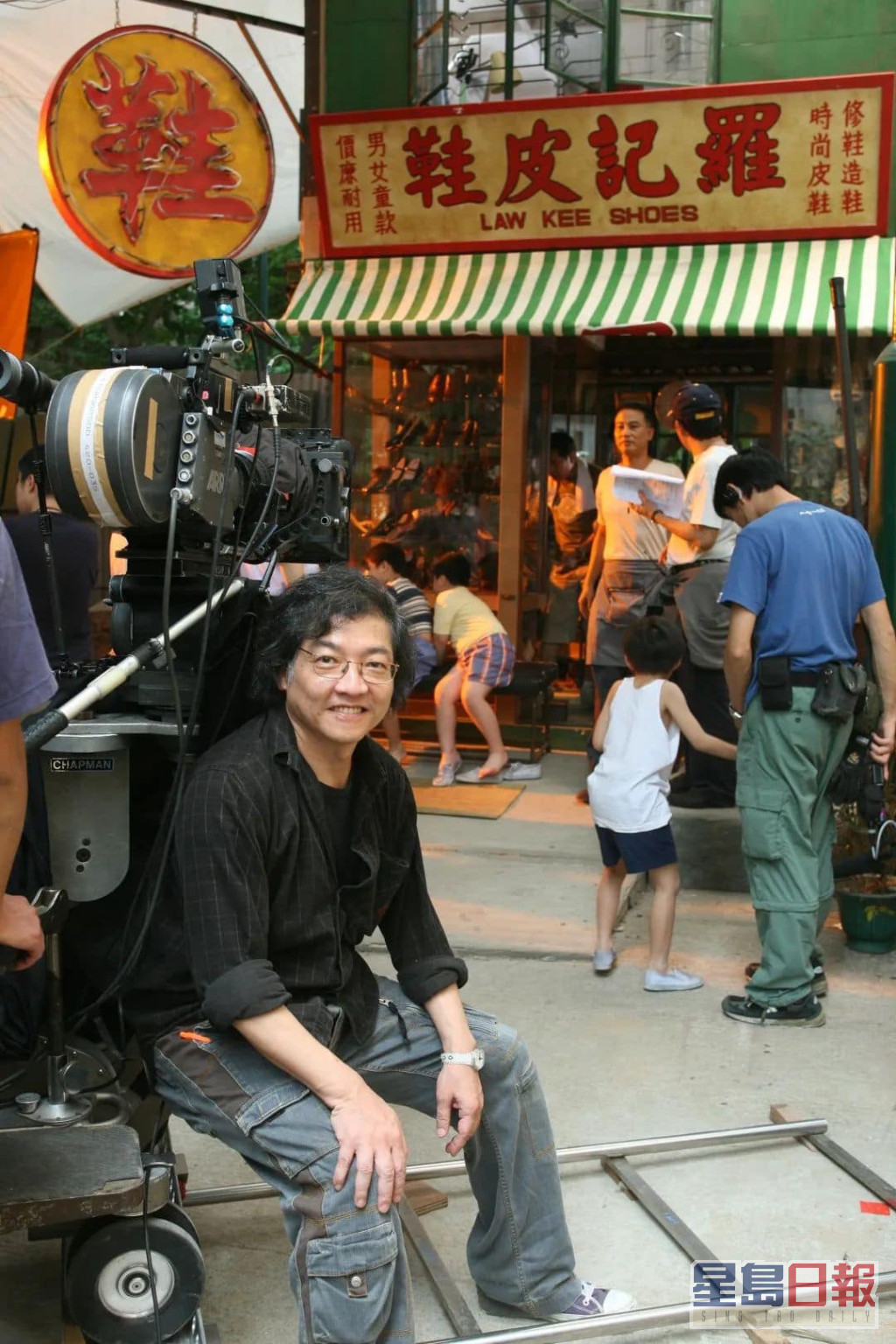 羅啟銳是香港著名導演及編劇。