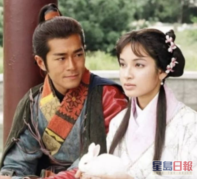 2001年，鄭雪兒在TVB經典劇《尋秦記》飾演「趙倩公主」一角，最為人印象深刻。