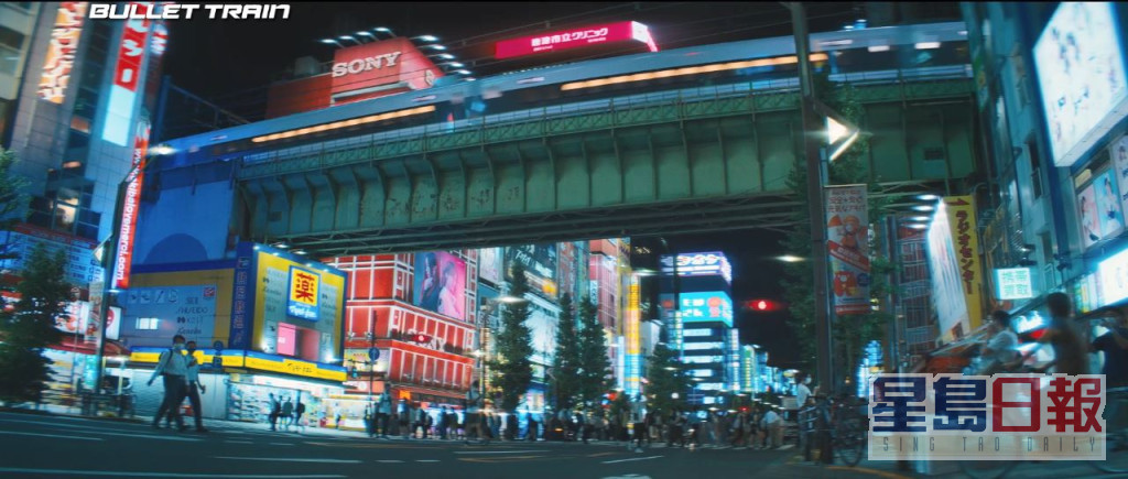 繁华的日本街景。