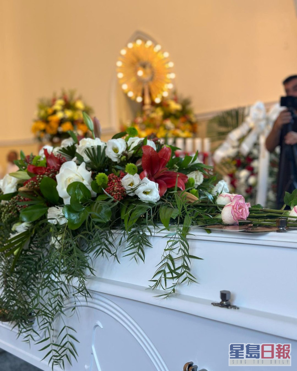 其家人今日在当地一家教堂为马查度举行丧礼。