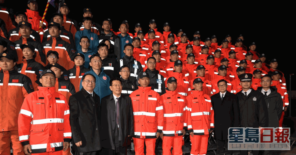 國家及本港救援隊成員返抵北京。陳國基facebook圖片