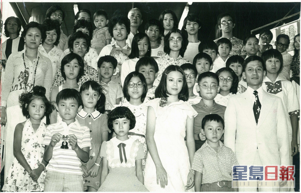 莊文清（前排右三）曾在《上海灘》中飾演汪月琪一角。