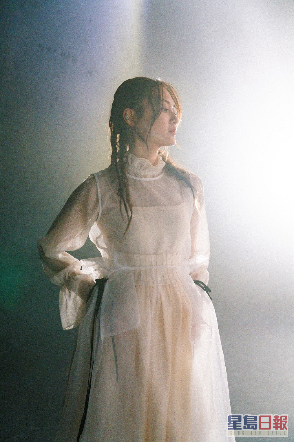 唱作女歌手黄妍最近推出新歌《Little People》。