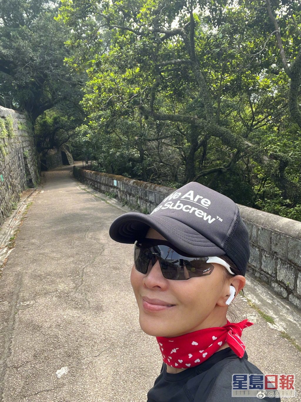 劉嘉玲也不時在IG貼出戴帽及太陽眼鏡的照片。
