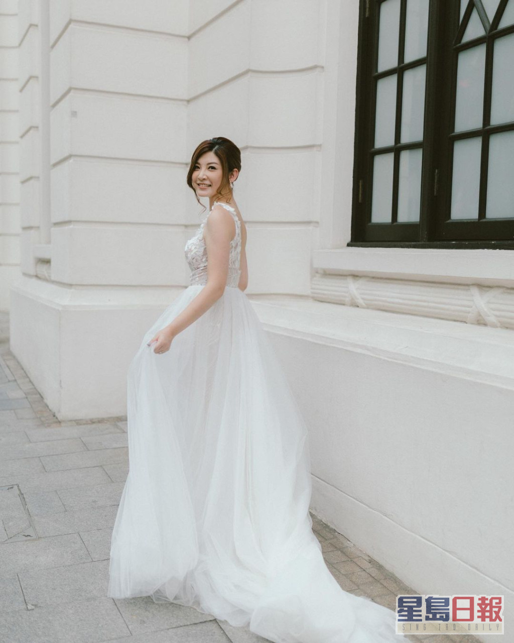张文采于2018年与消防员卢乐辉结婚。