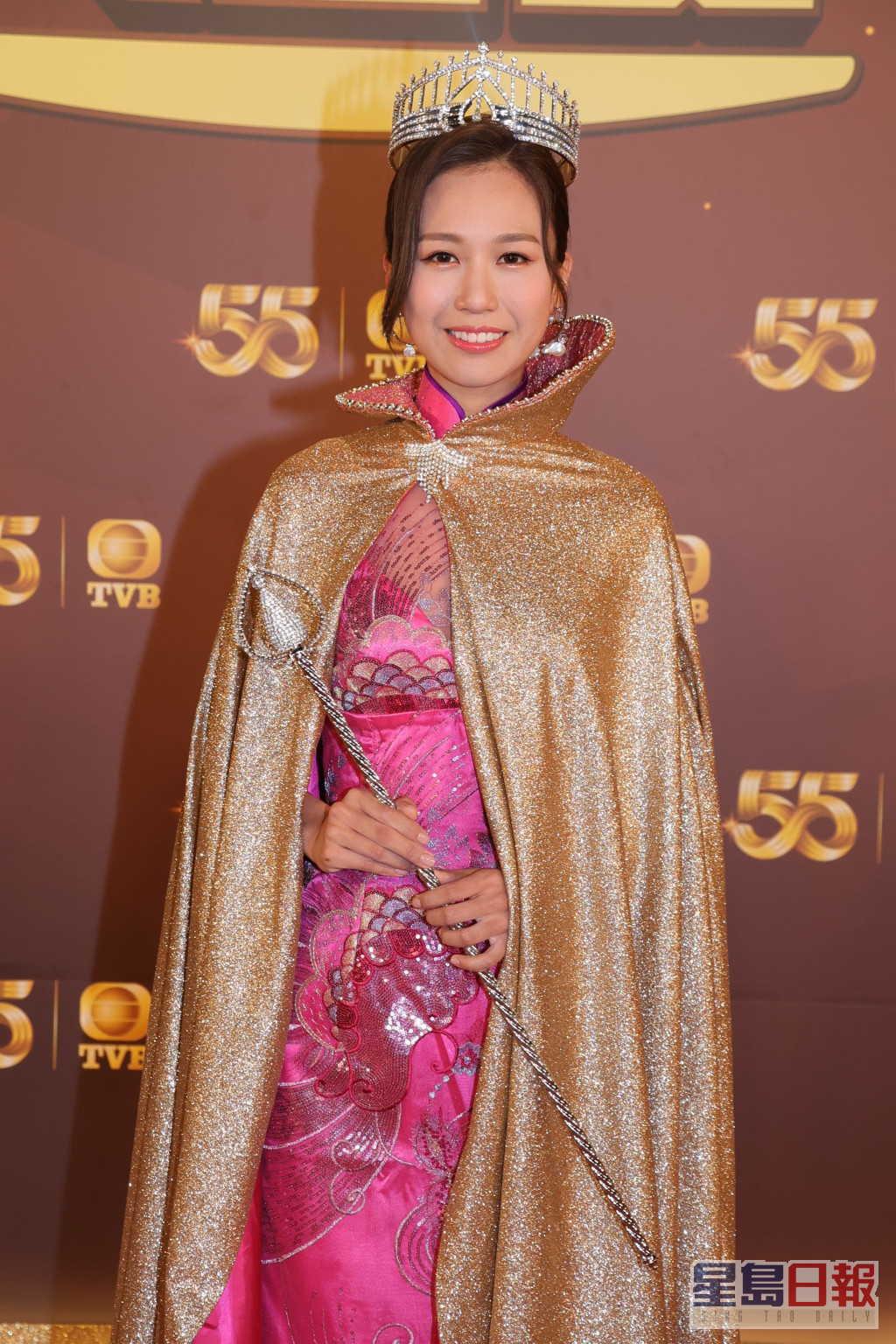 何沛珈在《香港小姐再竞选决赛》中夺冠。