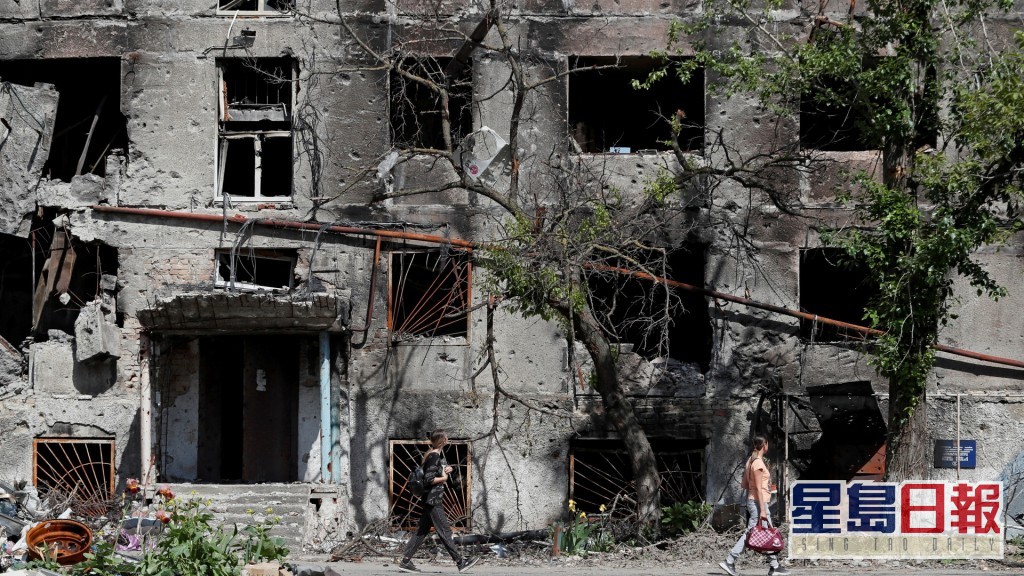 馬里烏波爾市估計有1300幢大廈受俄軍破壞。REUTERS