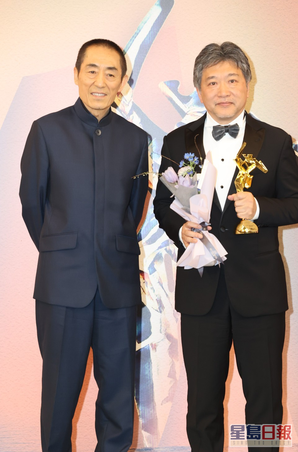 是枝裕和在后台受访时称今次来港目的非为奖项，而是在疫情后再次因亚洲电影大奖聚在香港是值得纪念的事。