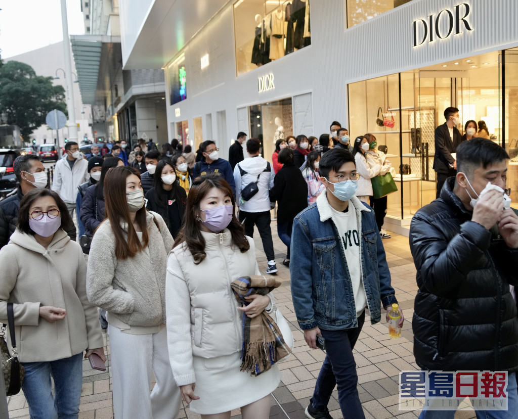 市民指感觉得广东道一带游客增加。苏正谦摄