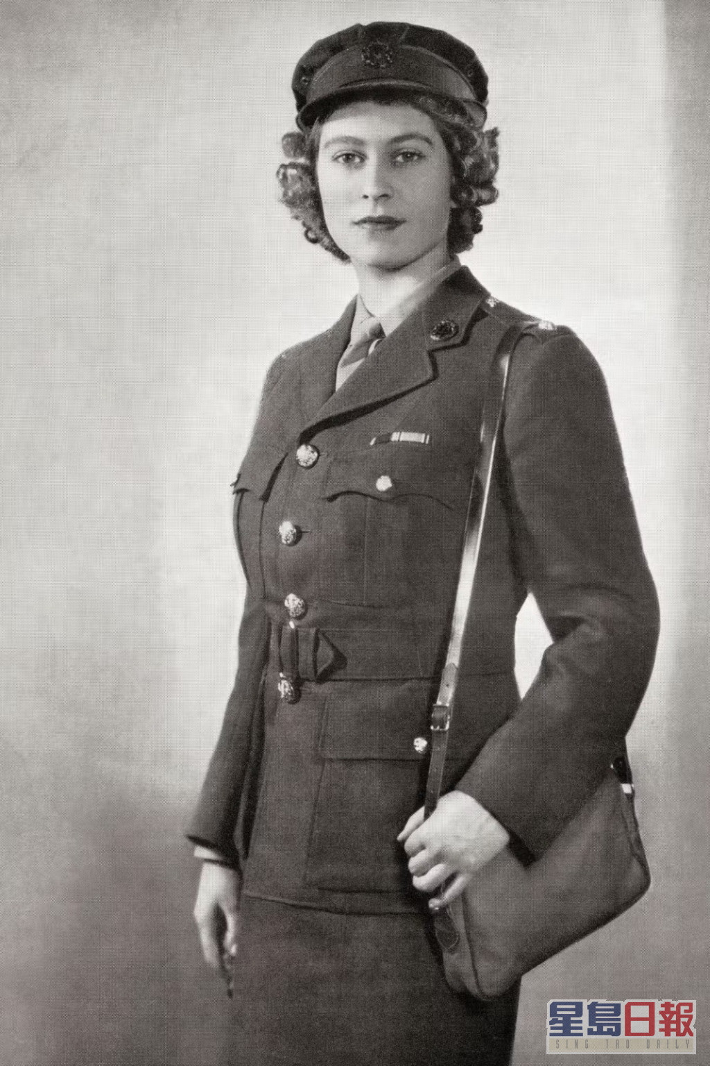 英女皇是皇室中唯一进入武装部队的女性成员。网上图片
