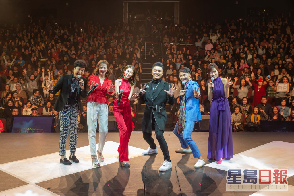 朱晨麗、岑麗香、楊明及袁偉豪等，曾赴加拿大參與TVB與新時代電視合辦《魅力凝聚新時代2018》宣傳活動，與新時代電視主持潘宗明聚頭。