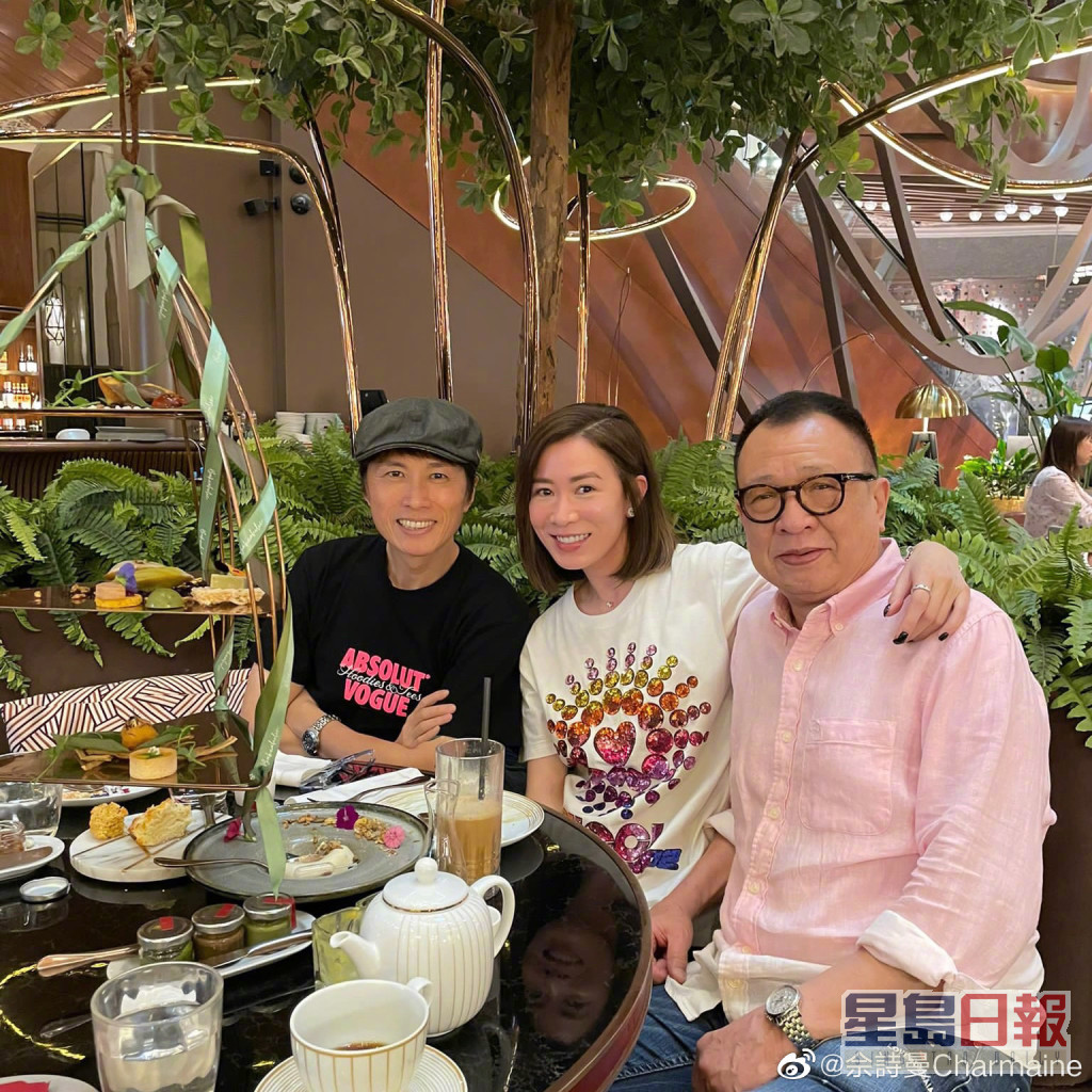 佘诗曼去年底返港与不同好友欢聚，与黄子华一同支持许绍雄囡囡的下午茶。