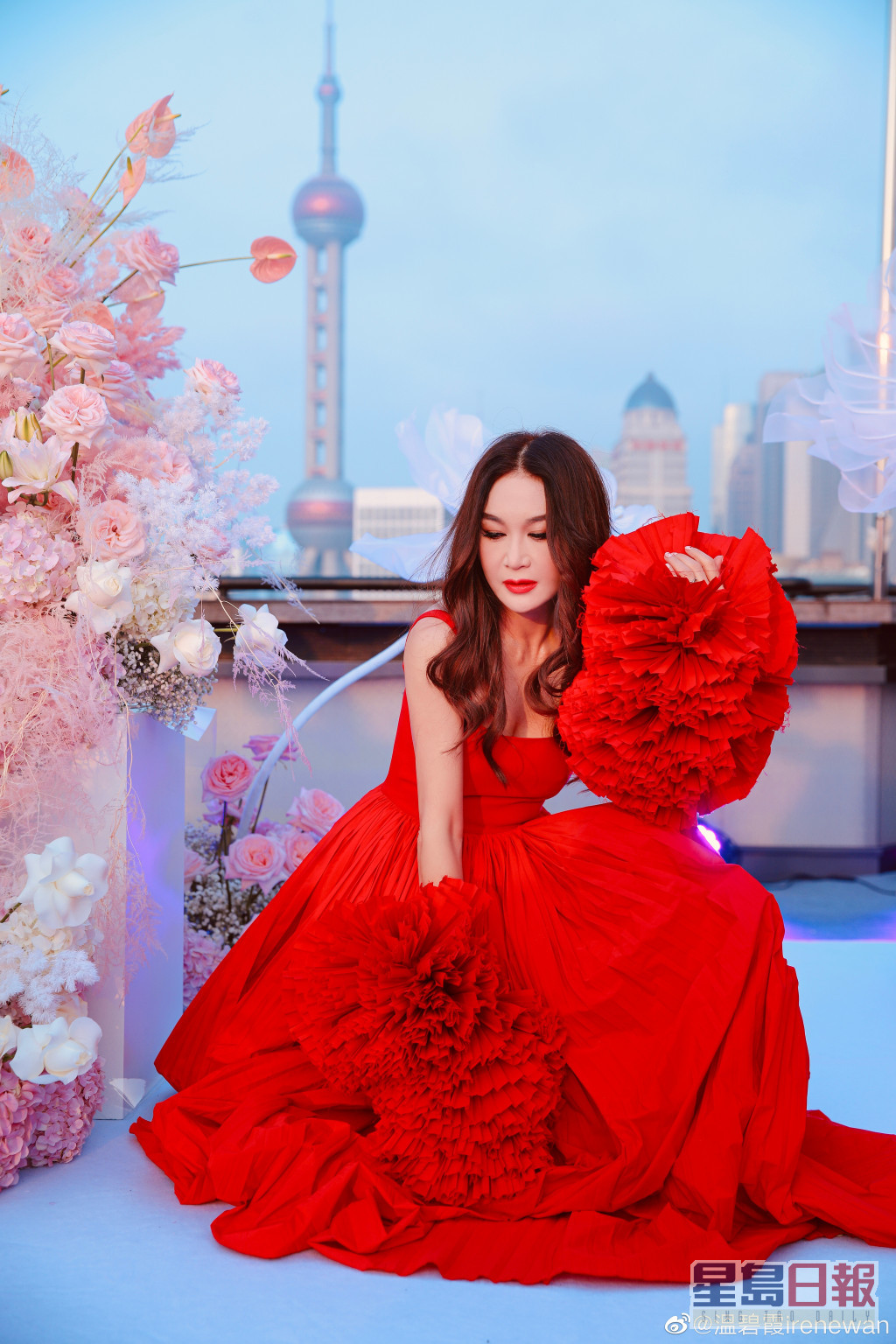 溫碧霞上月在上海為自己品牌搞大型發佈會。
