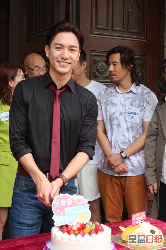 今天是吴伟豪25岁正日生日。