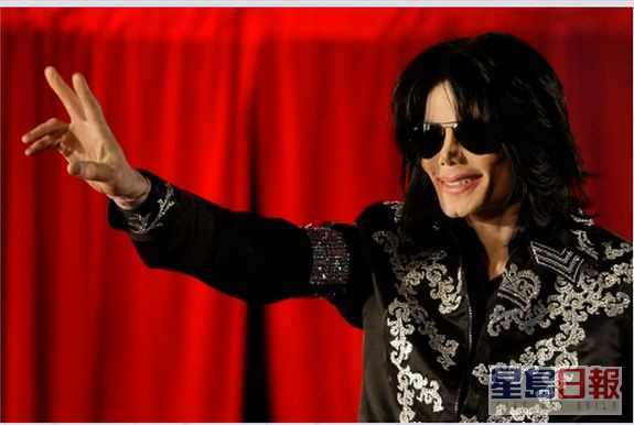 MJ是流行樂天王，雖然已離世，但對世界影響深遠。
