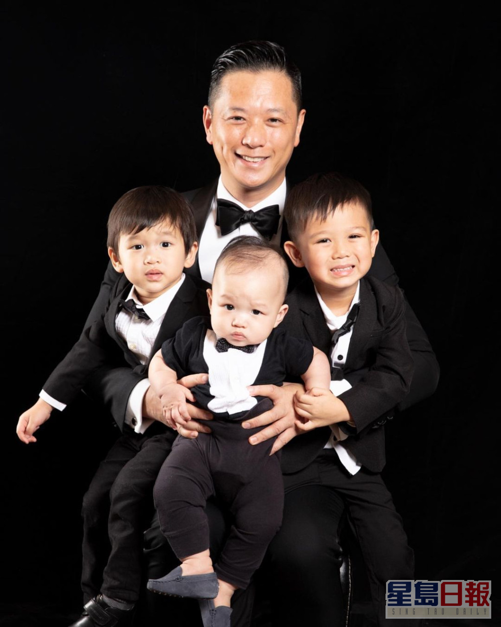 胡杏兒與李乘德2015年12月結婚，先後誕下三個得意囝囝。