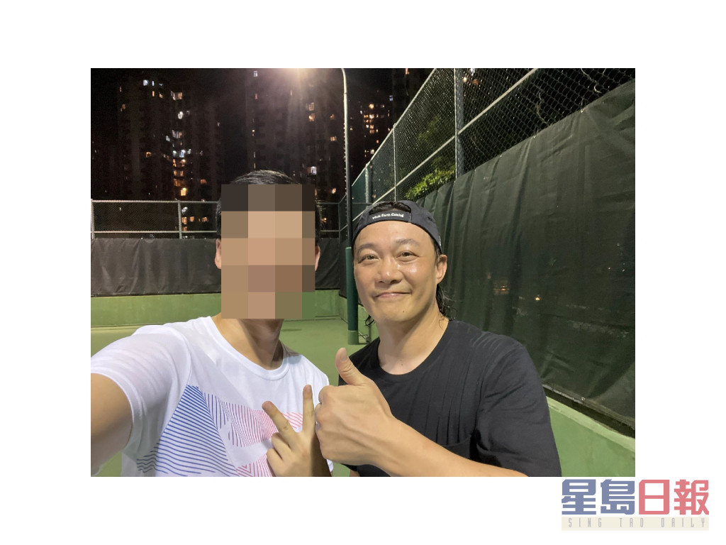 有网民上载与陈奕迅打网球的照片。