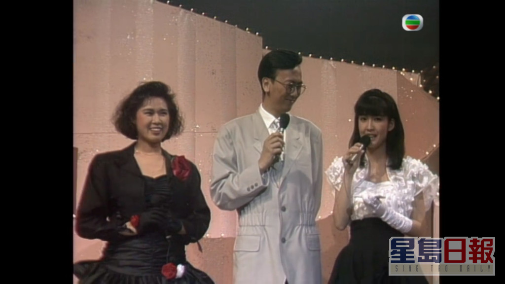梁咏琳（左）1988年由美国返港。
