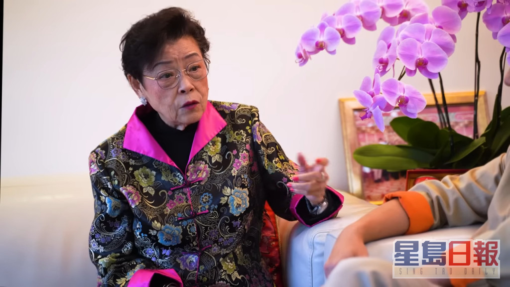 梁葆贞为赚钱供仔女到外国读书，拍摄《香港81》系列的六年间，从不放假。
