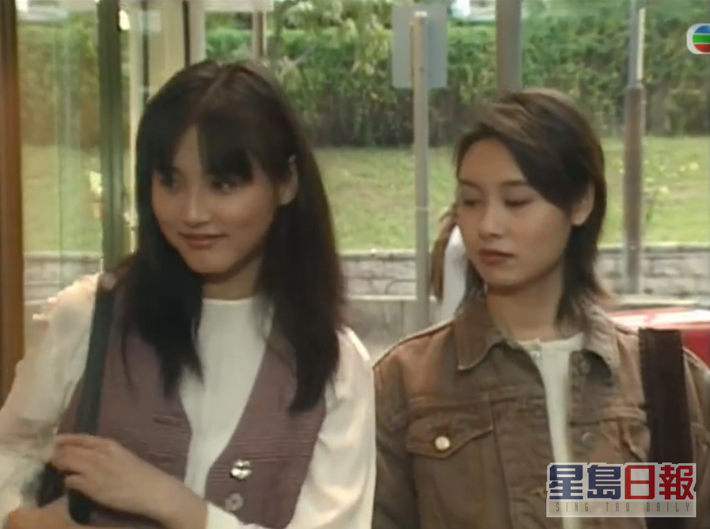 张延（左）在首辑《刑事侦缉档案》饰演郭可盈好姊妹「蓝恩美」。